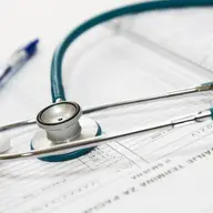 Tratamente proctologice fără durere și fără spitalizare: ce opțiuni ai