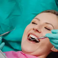 Care sunt cele mai frecvente întrebări ale pacienților români legate de sănătatea dentară?