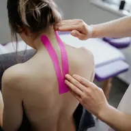 KINOMED: ce trebuie să știi înainte de a începe un tratament pentru durerile de coloană