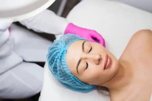 Terapia vampir: mit sau realitate în rejuvenarea facială?