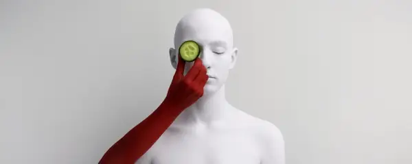 Ce legătură are un castravete cu pielea ta? Descoperă ritualul fresh care îți transformă diminețile