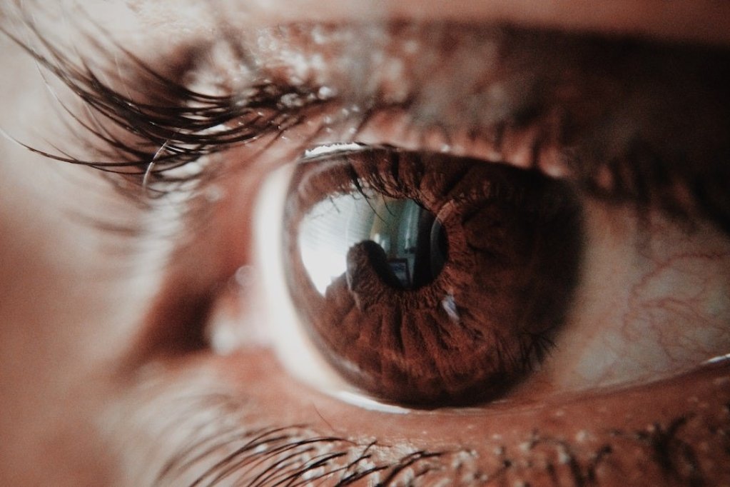 5 cele mai frecvente afecțiuni asociate spasmelor oculare