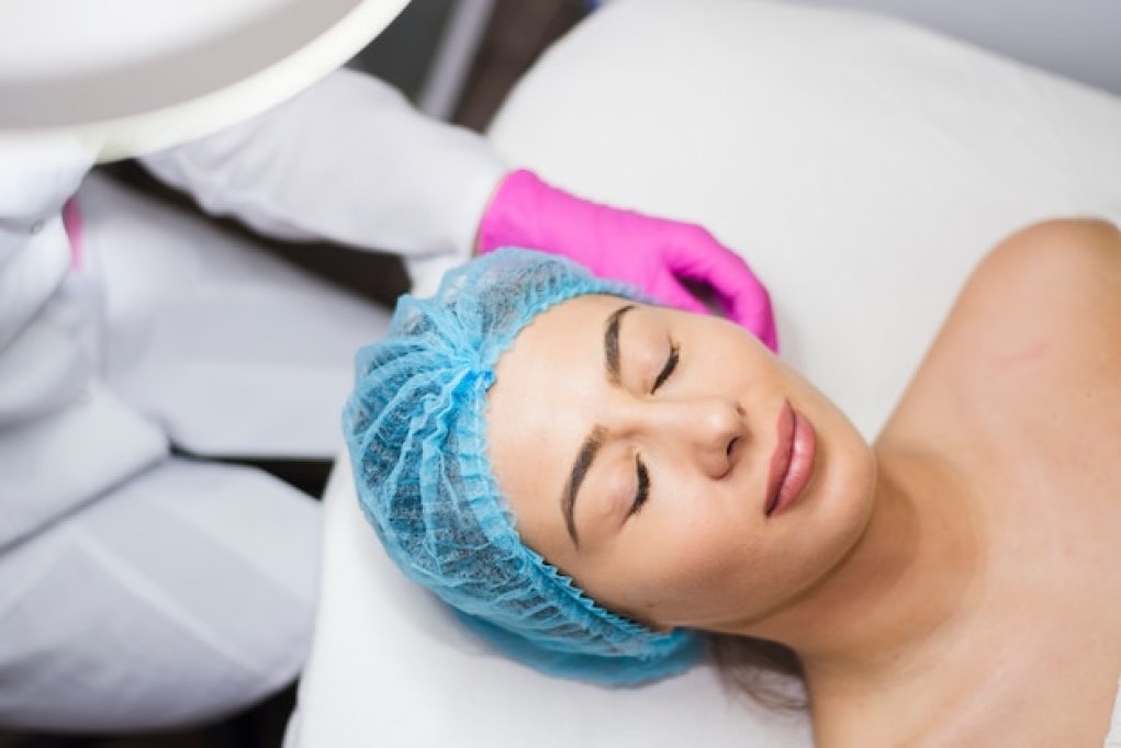 Terapia vampir: mit sau realitate în rejuvenarea facială?