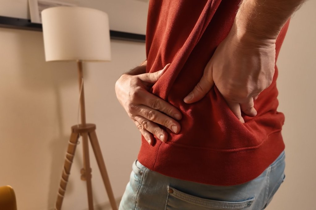 Hernia de disc: cauze, simptome, tratament și prevenție