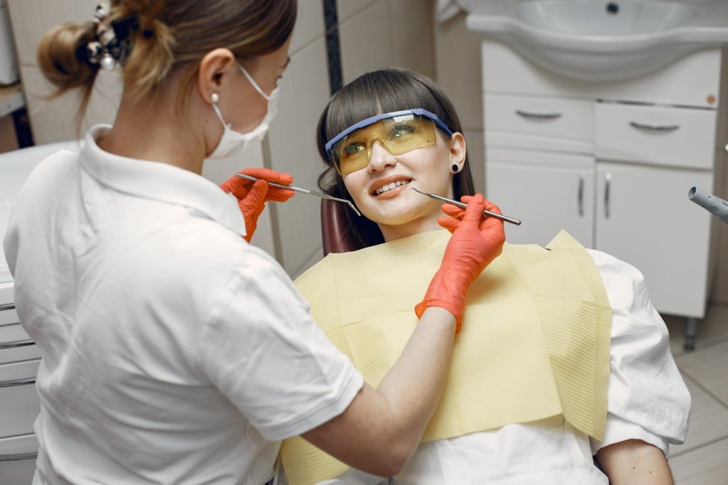 Restaurări dentare care arată natural, soluțiile Angelescu Dental Clinic