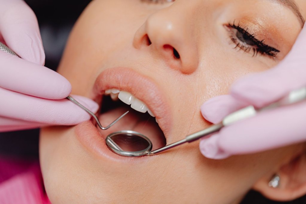 Ce opțiuni există pentru înlocuirea dinților lipsă, ghid Upgrade Dental